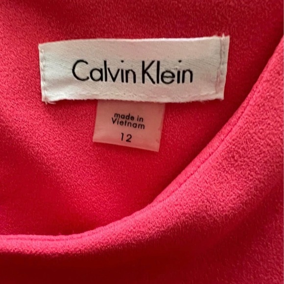 Calvin Klein - Picture 2 of 10